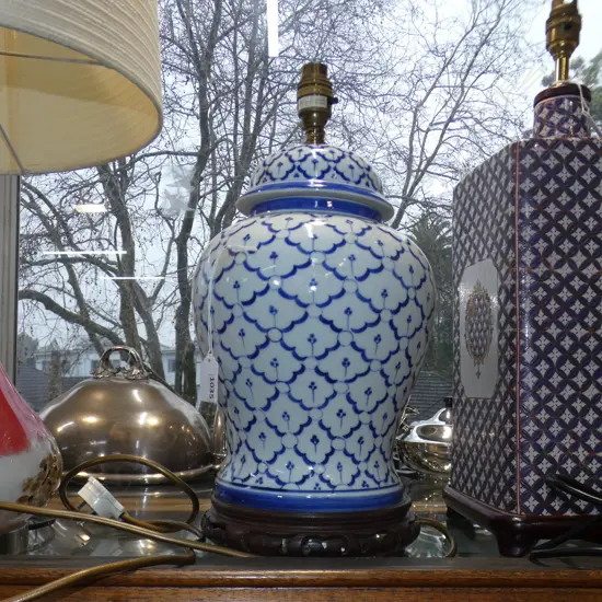 CHINESE B/W LAMP BASE H.420mm