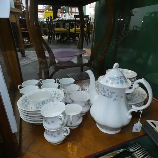MAYFAIR POTTERY PT DINNER SERVICE & TEA SET ...