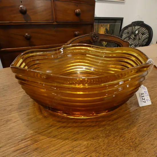MANHATTEN PRESSED GLASS BOWL " HORIZONTAL RIBBED'BY THE ANCHOR HOCKING GLASS COMPANY 80MM HIGH 215MM DIA