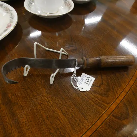 VINTAGE FISH SCALING DRAW KNIFE