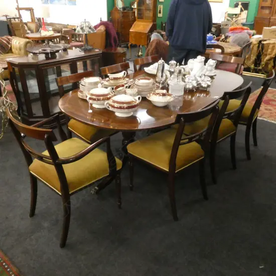 WARREN & HOWARD (AUCKLAND) REGENCY STYLE TWIN PED. EXT. DINING TABLE + 8 CHAIRS