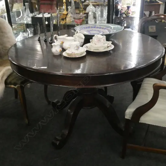 CIRCULAR PEDESTAL DINING TABLE 1190mm dia