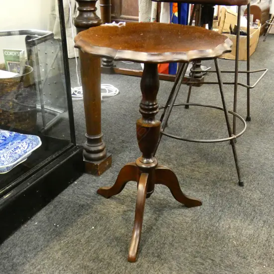 QUEEN ANNE STYLE SIDE TABLE H.570mm