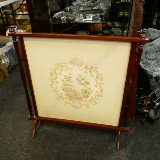 TAPESTRY FIRESCREEN W.750mm