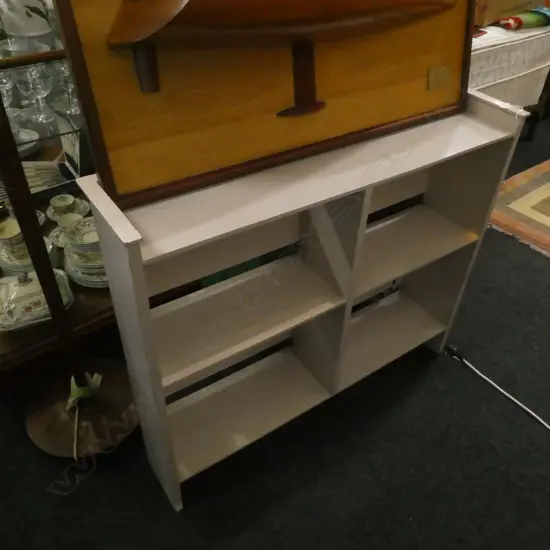 WHITE PAINTED WOODEN SHELVES 980x220x820mm