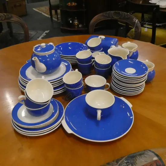 LARGE VILLEROY & BOCH 'ZURICH' FRENCH DINNER SERVICE