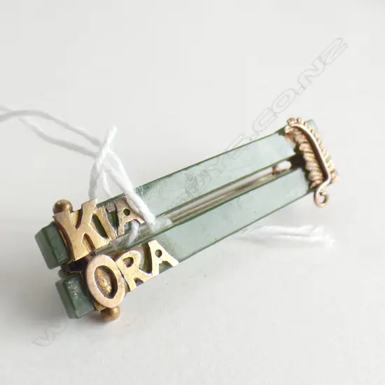 EDW POUNAMU & 9CT GOLD 'KIA ORA' DBLE BAR BROOCH