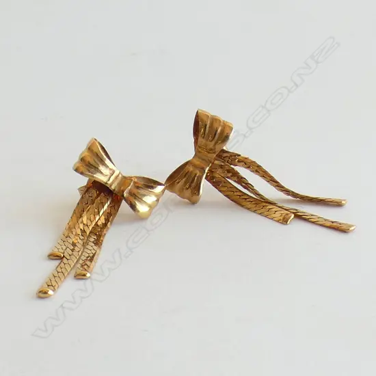 PAIR OF GOLD TONED BOW EARRINGS 18CT GLD BUTTERFLIES