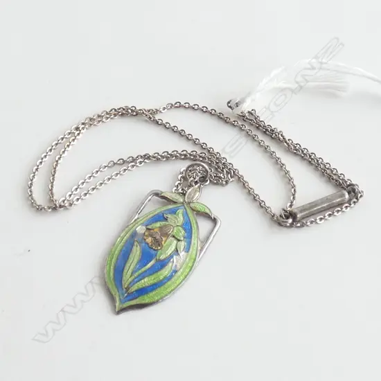 (17951) SILVER & ENAMEL FLORAL PENDANT ON CHAIN A/F