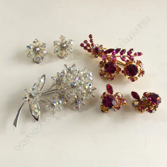 2 VINTAGE SETS COSTUME JEWELLERY EACH W BROOCH & PR EARRINGS