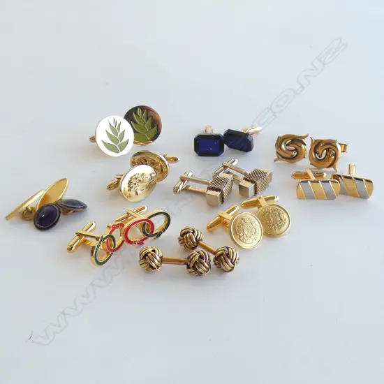 10 PRS GOLD TONE CUFFLINKS