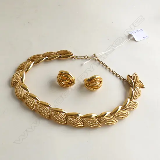 3 PC QUALITY GOLDTONE NECKLACE WITH EARRINGS 