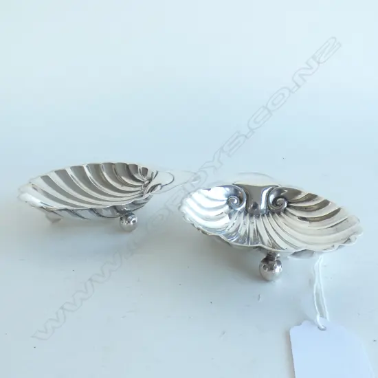 PAIR SILVER SCALLOP DISHES BIRMINGHAM 1909 72gm