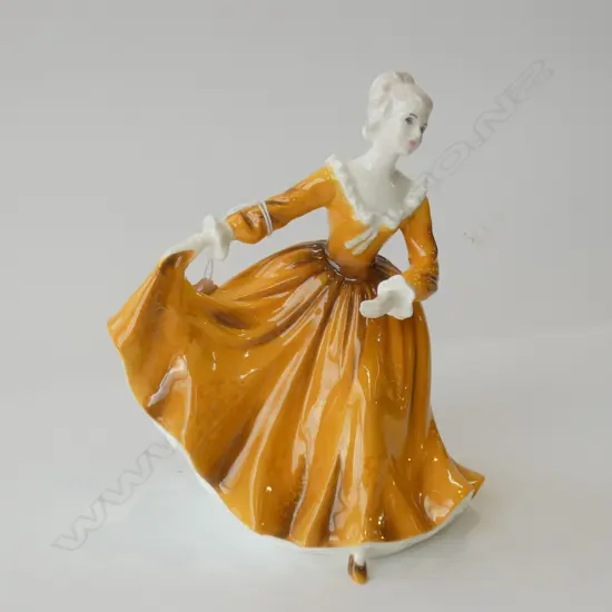 ROYAL DOULTON FIGURINE 'KIRSTY' HN2381  H200MM