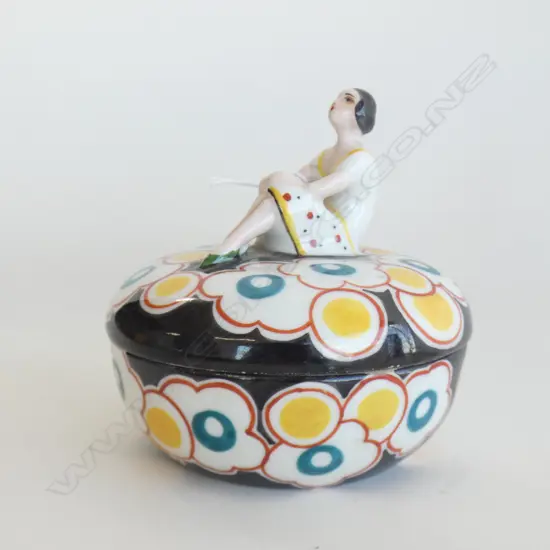 ART DECO FAIANCE BONBON BOX w FIGURED FINIAL by HENRI DELCOURT, BOLOGNE-SUR-MER. Dia.100mm