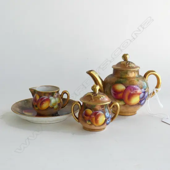 4 PCES MINIATURE ROYAL WORCESTER; TEAPOT, JUG & SUGAR SIGNED ROBERTS + PLATE 90mm dia