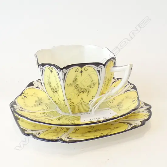 SHELLEY QUEEN ANNE RARE BLACK & YELLOW TRIO #11512/3