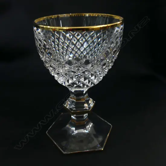 12 CORRE CRISTAL WINE GLASSES, GOLD RIMMED, ON HEXAGONAL KNOPPED STEMS & FOOT H124MM Ex Sultan of Brunei