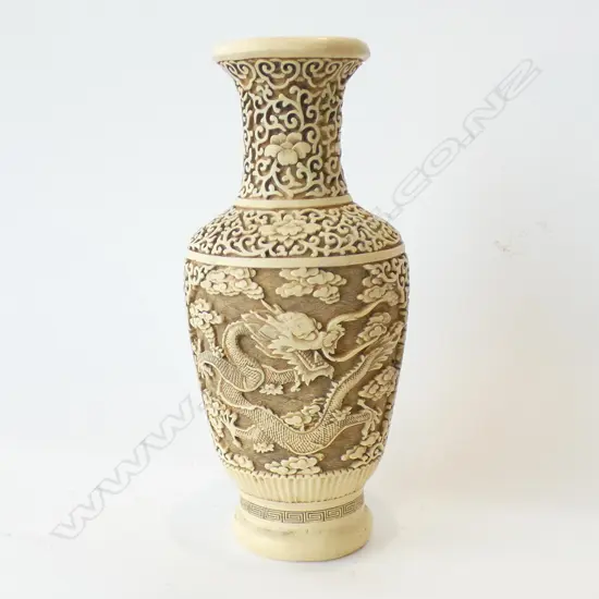 CHINESE WHITE RESIN DRAGON VASE H.270mm
