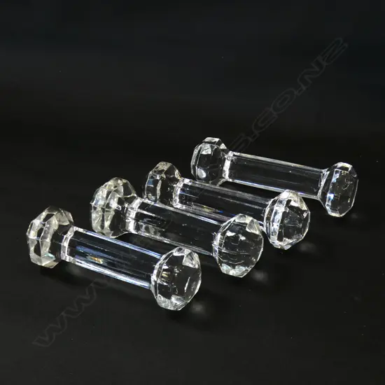 2 PAIR CRYSTAL KNIFE RESTS