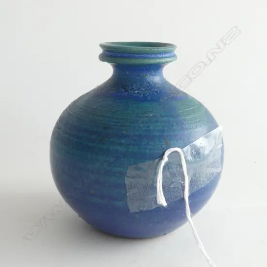 GRAEME STORM STUDIO POTTERY VASE H.100mm