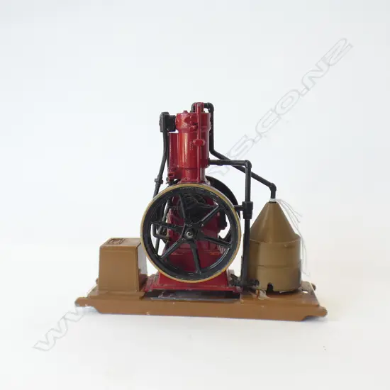 MODEL OF A STEAM ENGINE H.160mm AF (No working parts)