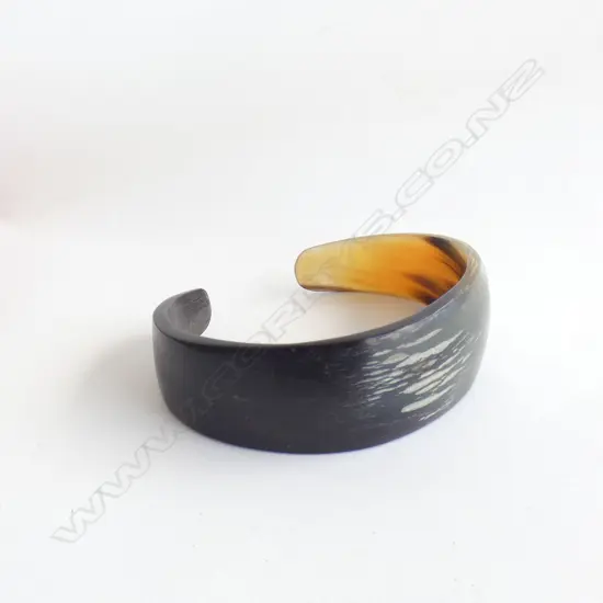 HORN CUFF