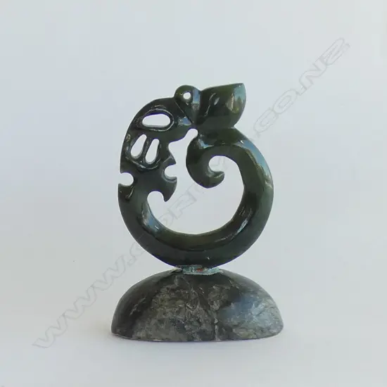  POUNAMU MATAU SCULPTURE H.95mm