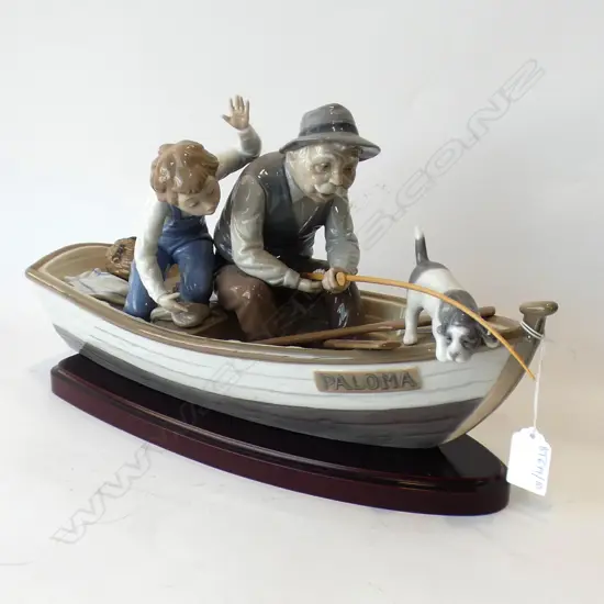 LLADRO #5215 'FISHING WITH GRANDPA' L.400mm