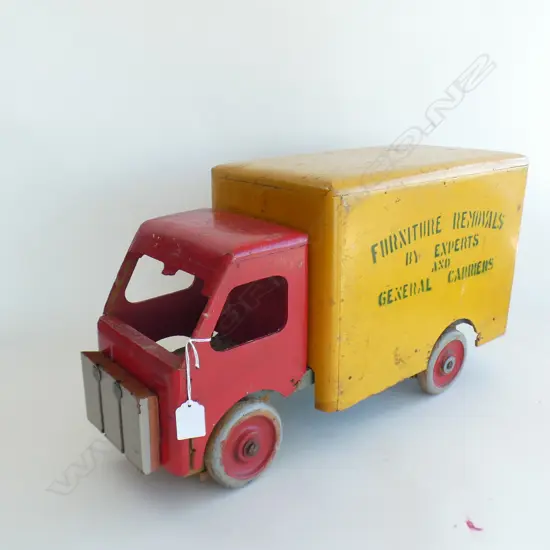 LG EARLY NZ MADE WOODEN TOY TRUCK 'FURNITURE REMOVERS' LIVERY L 530MM 