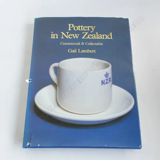" POTTERY IN NZ " PUBLICATION BY GAIL LAMBERT