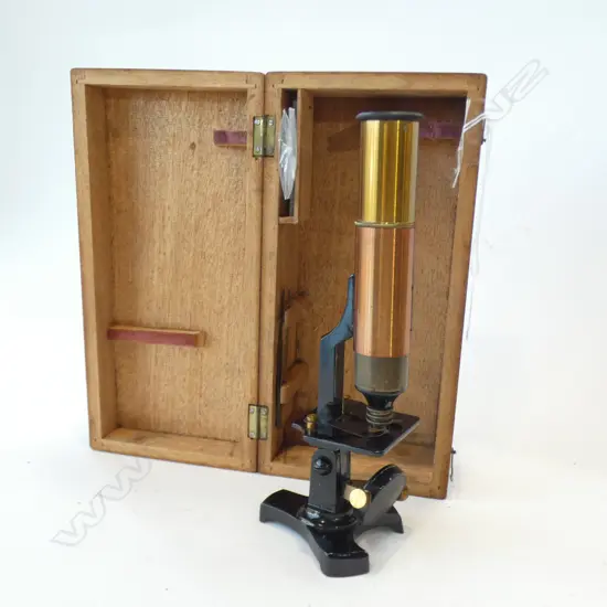 VICTORIAN MICROSCOPE IN WOODEN BOX  H 200MM