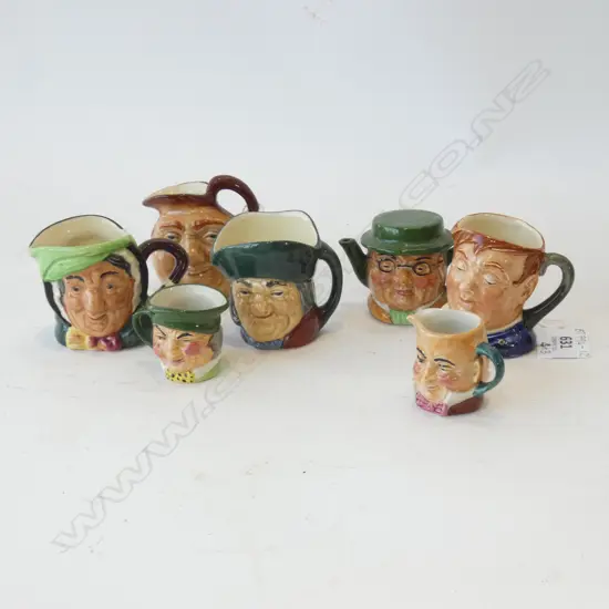 4 ROYAL DOULTON MINIATURE CHARACTER JUGS H 58MM + 2 ARTONE MINI CHARACTER JUGS & 1 TEAPOT