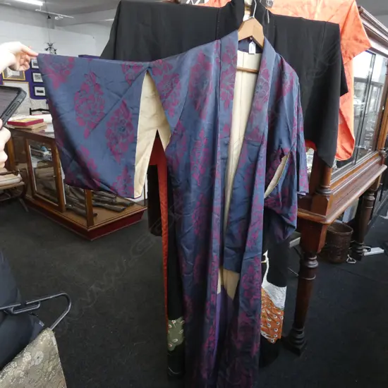 VINTAGE BLUE & MAROON KIMONO