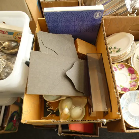BOX MISC INCL WW JASPERWARE PLATE, POTTERY, ETC..