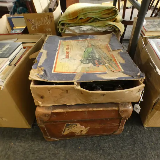 HORNBY TRAIN SET + SUITCASE OF TRACK