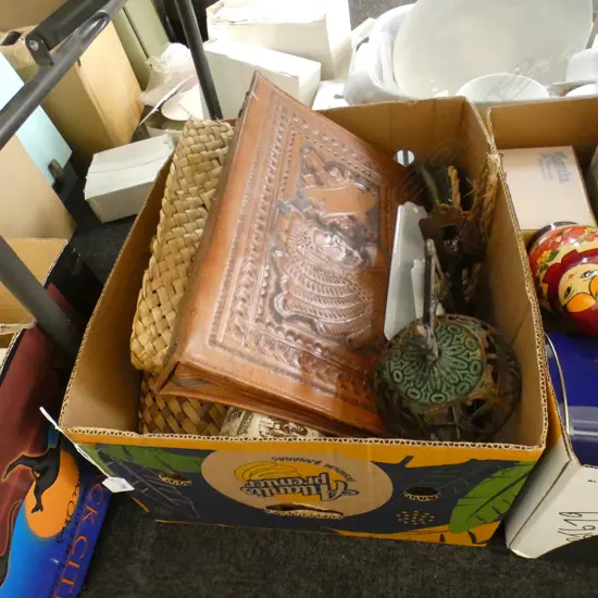 BOX LOT STRIPED RUG, 3 MAORI KETES, LEATHER SATCHEL, DOOR HARDWARE ETC