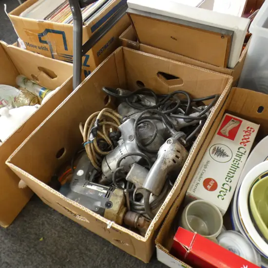 LG BOX ASST VINTAGE ALUMINIUM DRILLS INCL ONE LG BLACK & DECKER