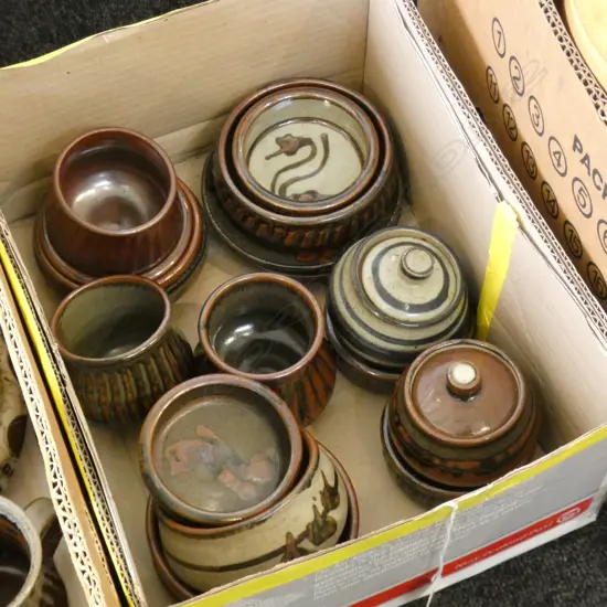 BOX LOT CARL & PETER VENDELBOSCH STUDIO POTTERY; PIN DISHES ETC