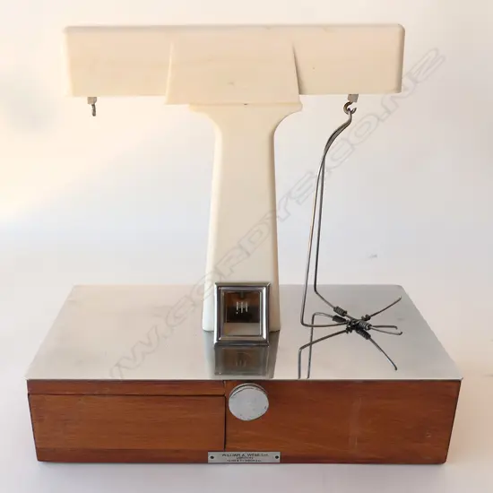 VINTAGE BAKELITE WILLAM WEBB KITCHEN SCALES, H. 280mm