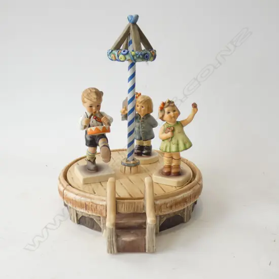 3 HUMMEL FIGURINES; MELODY, FOREVER YOURS / DRUMMER BOY + ROTATING STAND 200mm dia