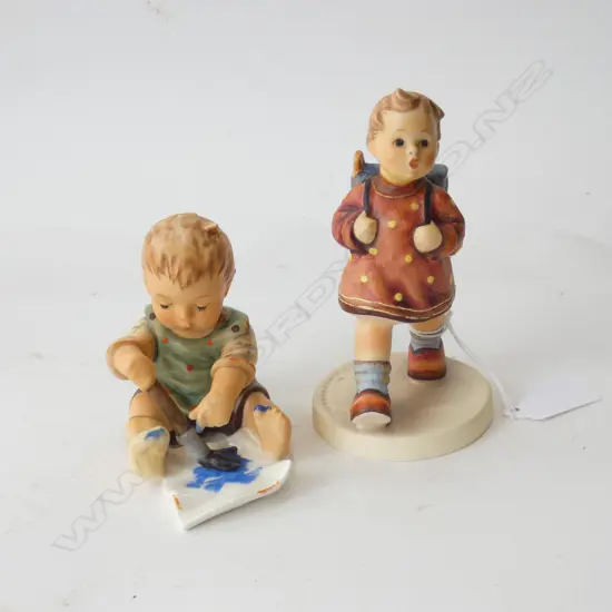 2 PCES HUMMEL; PAINTING & THE KINDERGARTNER H.130mm