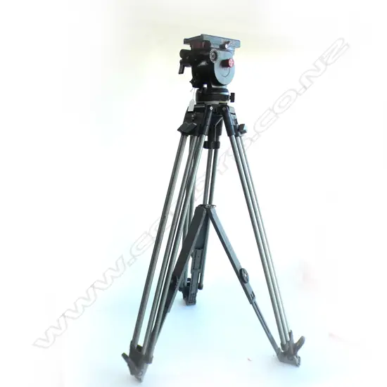 MILLER 30 SERIES 2 FLUID HEAD TRIPOD 