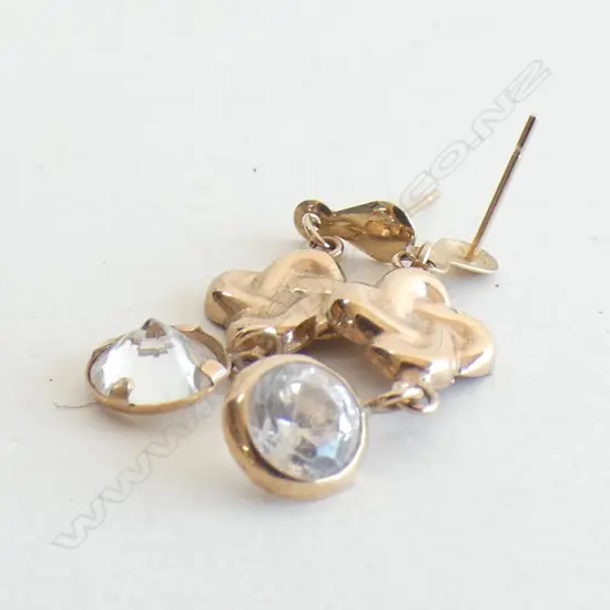 9ct GOLD & QUARTZ EARRINGS (NO BUTTERFLIES)