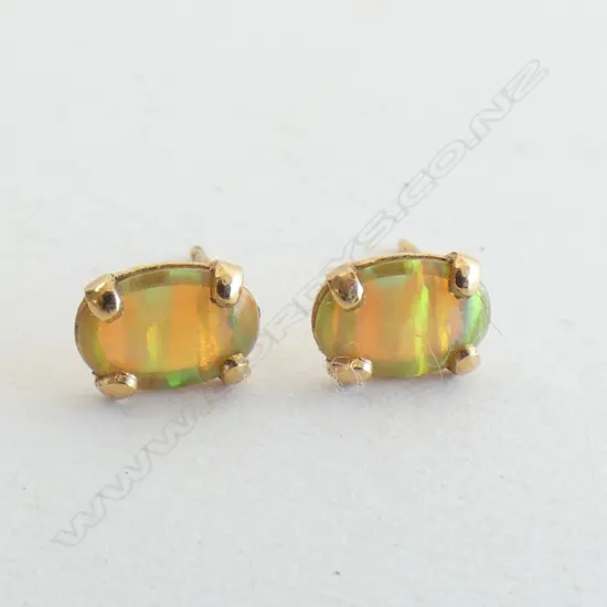 PR OVAL OPAL STUD EARRINGS (NO BUTTERFLIES)