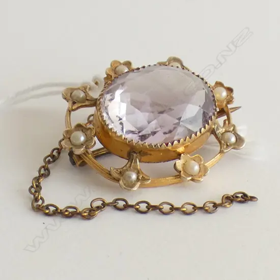 9CT PURPLE AMETHYST & SEED PEARL BROOCH 5.5 GRAMS