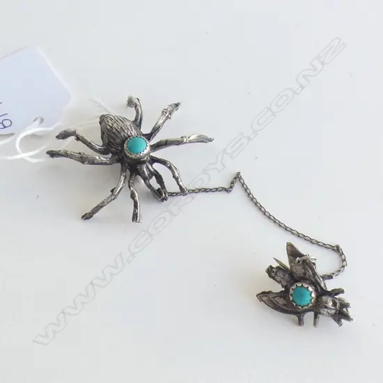 TURQUOISE & SILVER SPIDER WITH FLY ON SAFETY CHAIN