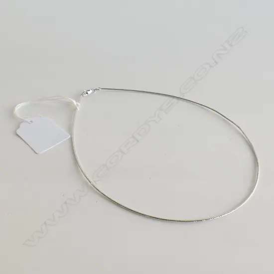 750 WHITE GOLD FINE WIRE NECKLACE  38cm long
