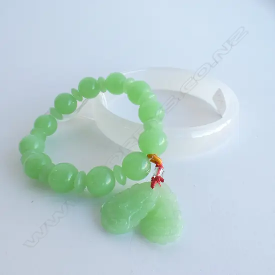JADE (?) BANGLE & BRACELET