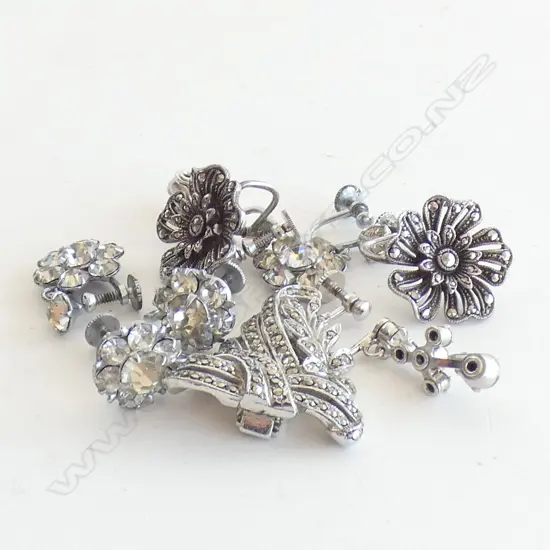 2 CARNELIAN BEAD NECKLACES + SMALL BAG MARCASITE & RHINESTONE EARRINGS